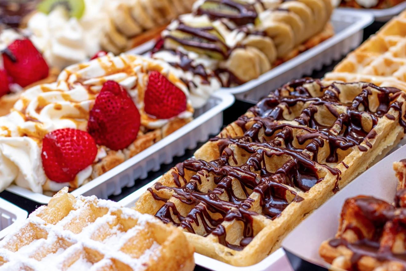 Streets, markets, and humble stalls let you cross borders with a bite and carry home more than souvenirs